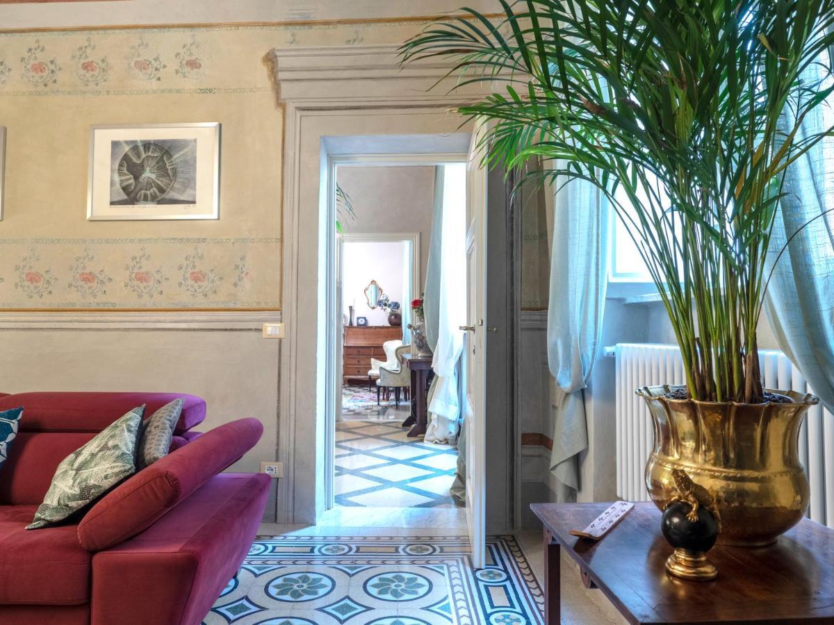 Luxury - Elegante Appartamento Nel Cuore Di Лукка Екстер'єр фото